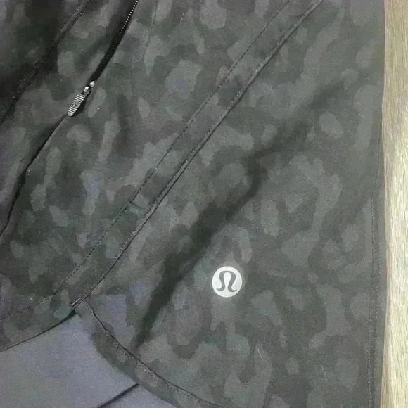 Lululemon Track That Short *5" Mid rise~size 2 
Formation Camo Deep Coal Multi - Picture 11 of 13